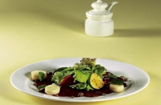 Carpaccio de beterraga a la vinagreta de naranja Carpaccio de beterraga a la vinagreta de naranja
